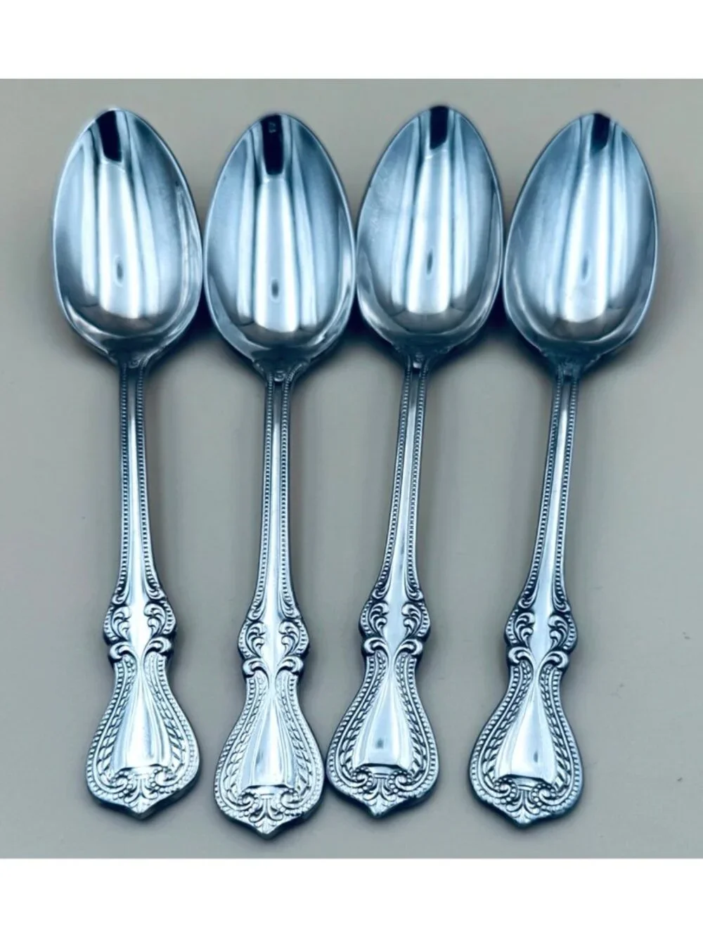 Set Of 4 Towle OLD COLONIAL 18/10 Stainless Place Oval Soup Spoons